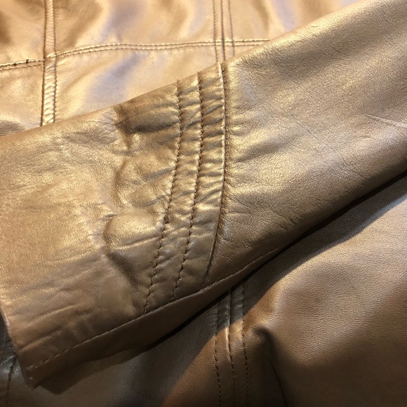 Danier Brown Leather Jacket with Removable Faux Fur trim Women’s Small - Picture 9 of 16